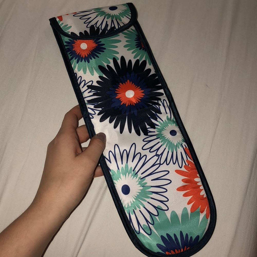 Thirty-One flatiron or curling wand bag